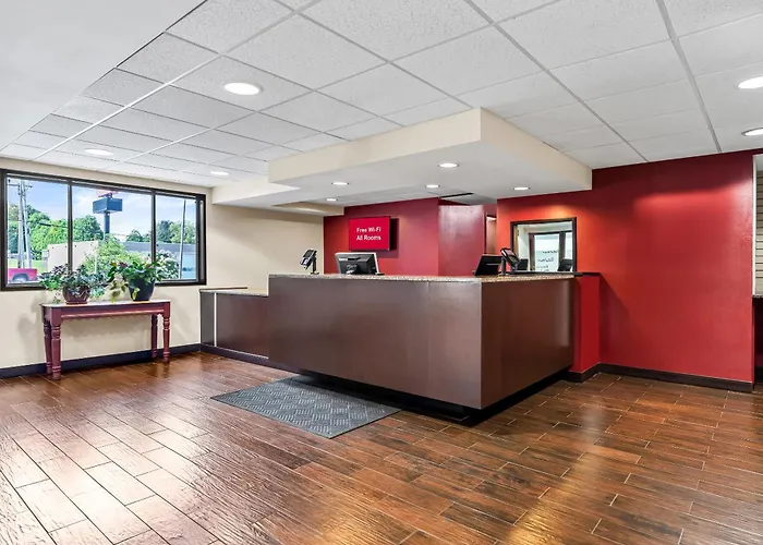 Red Roof Inn Plus+ & Suites Malone